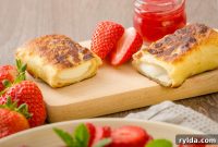 Golden Sweet Blintzes
