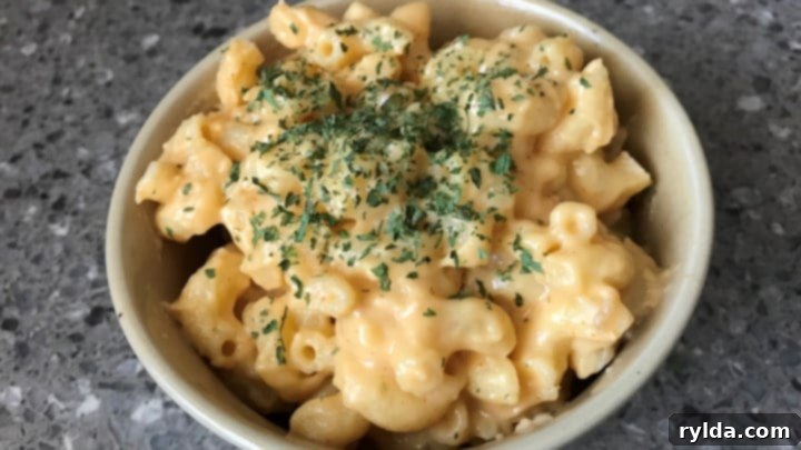 Creamy Classic Macaroni and Cheese 2 Simple Macaroni and Cheese