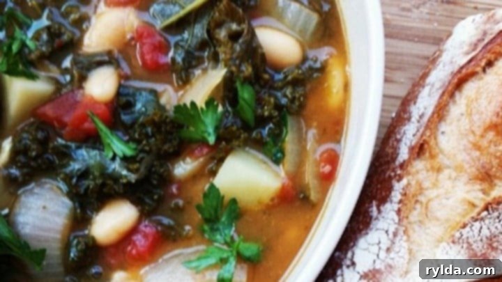 Vegetarian Kale and Cannellini Bean Soup